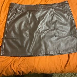 Faux leather brown skirt